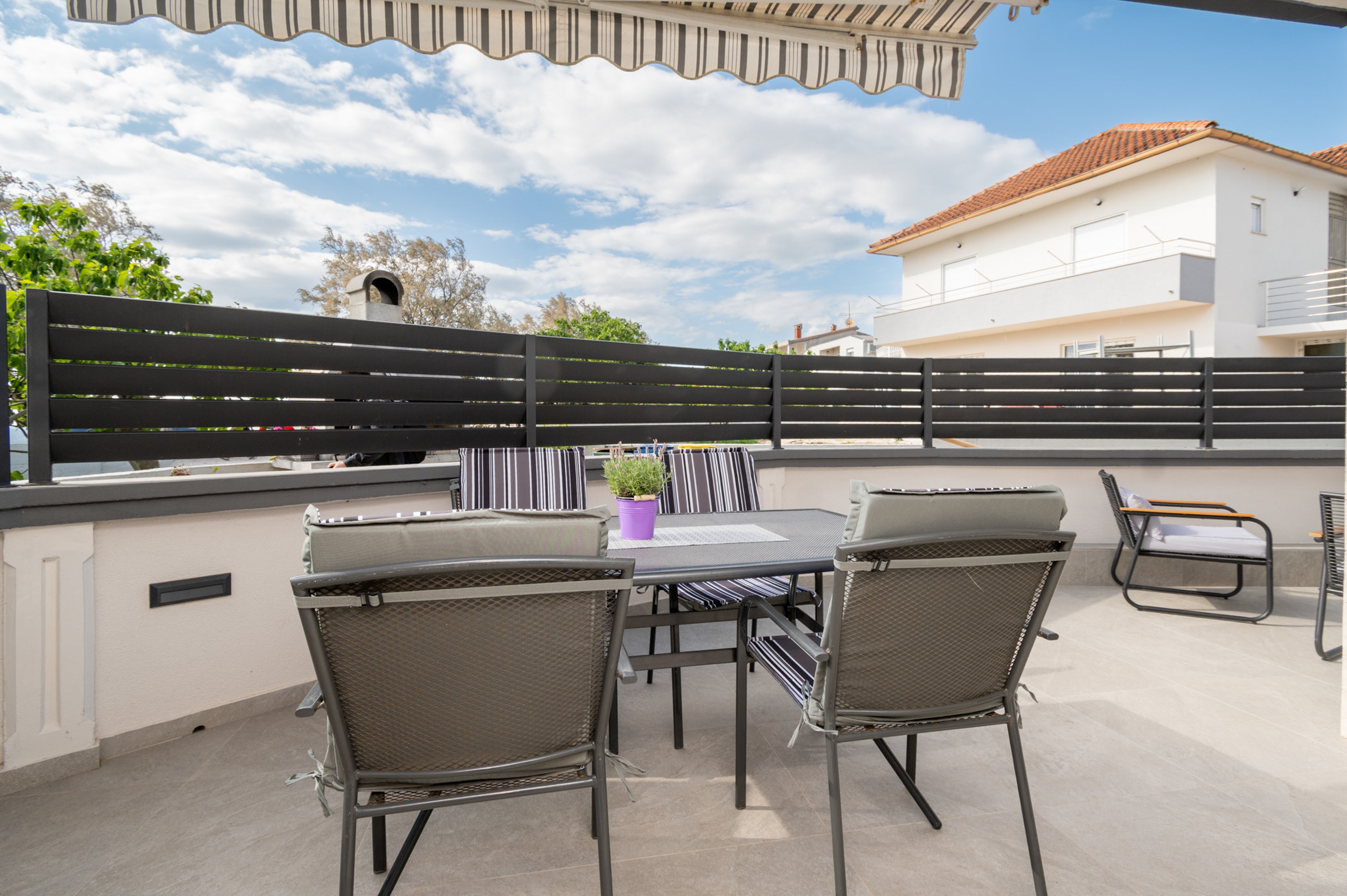 Two bedroom apartment near beach Bibinje, Zadar  A-a