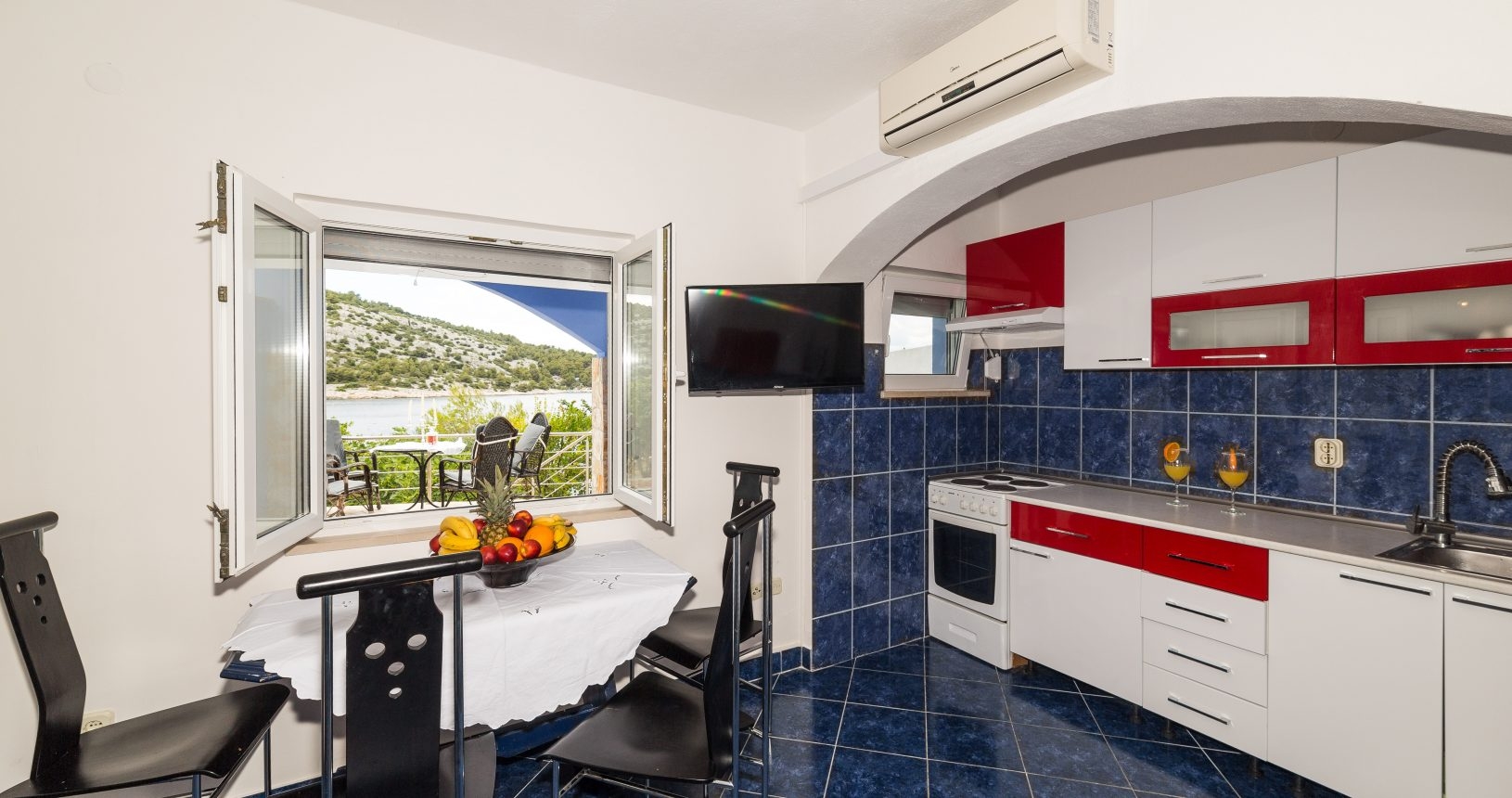 One bedroom apartment near beach Ražanj, Rogoznica (A-22076-a)