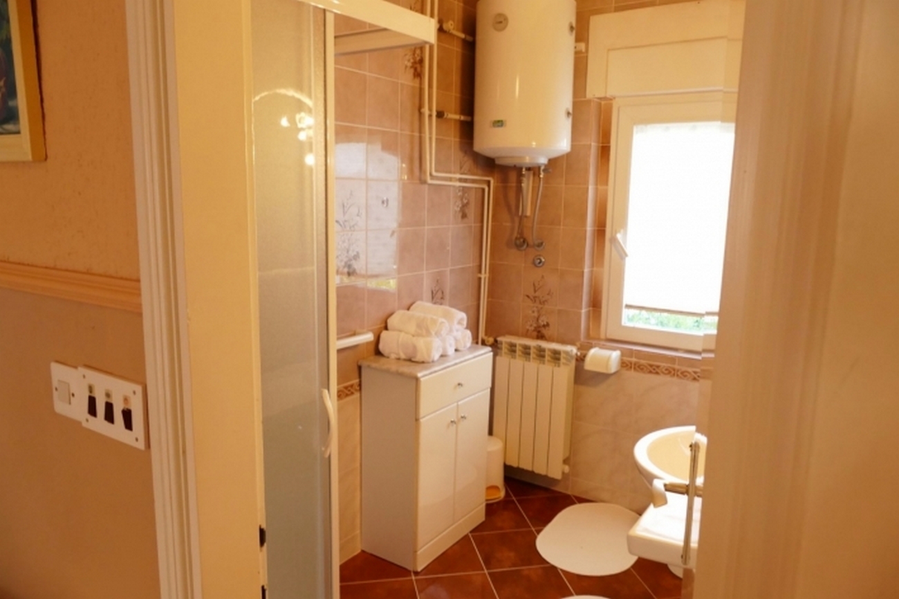 Three bedroom house with terrace Barbat, Rab  K