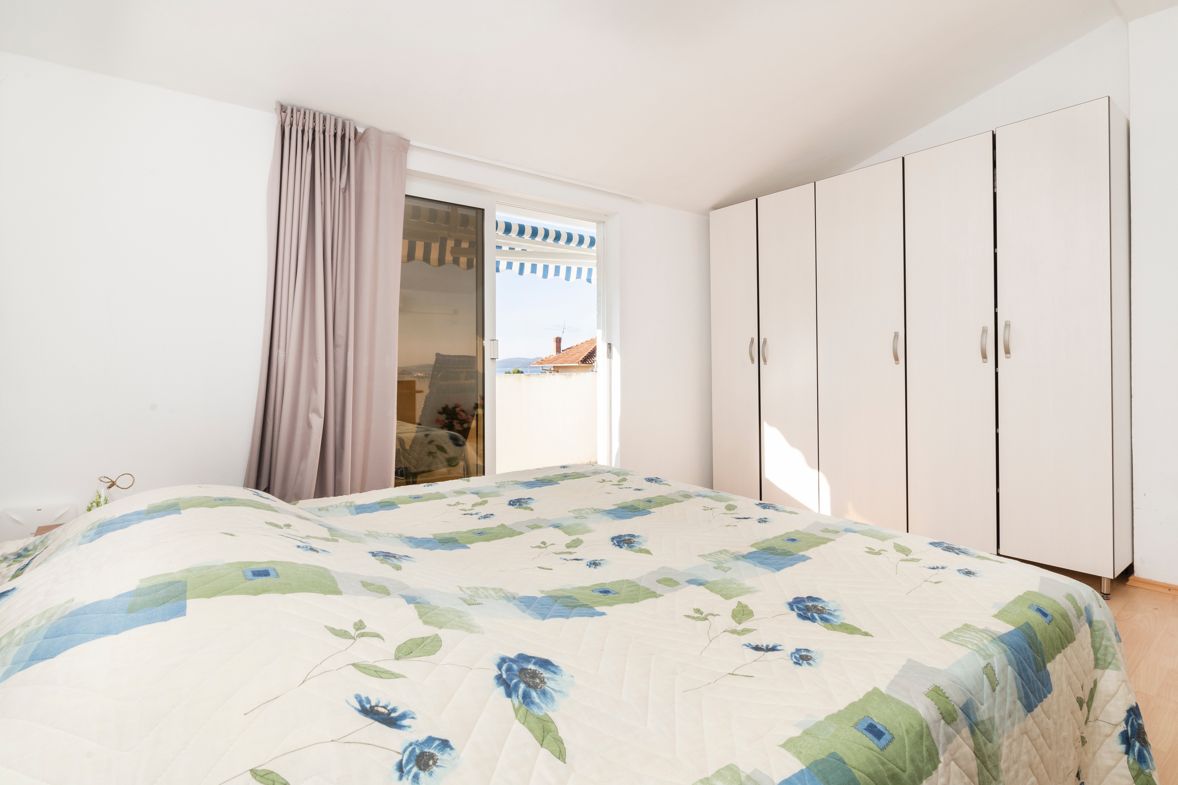 Three bedroom house with terrace and sea view Drvenik Veliki, Drvenik  K