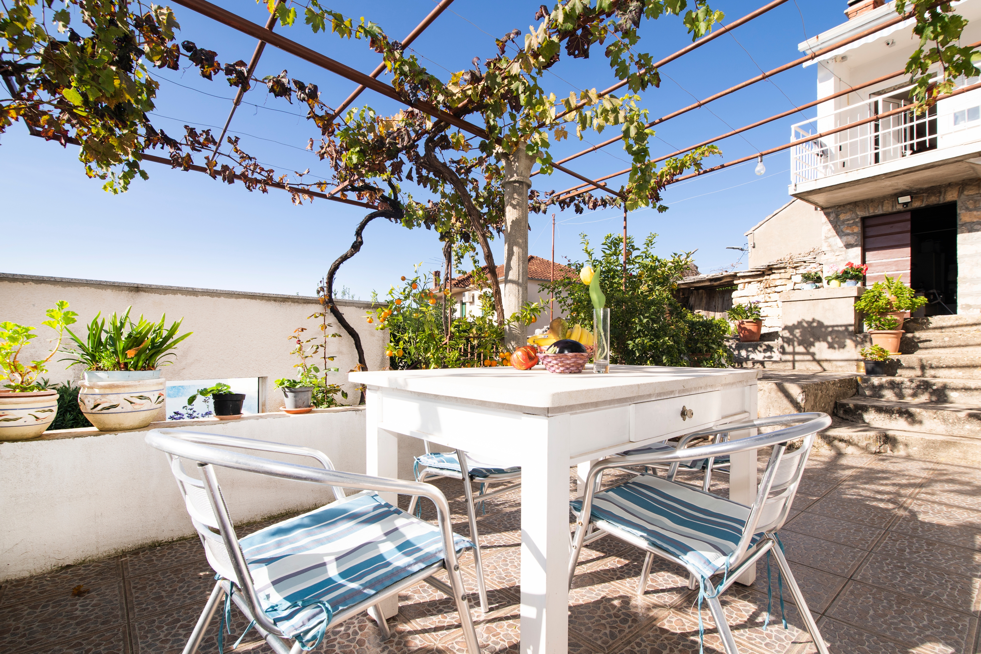 Three bedroom house with terrace and sea view Drvenik Veliki, Drvenik  K