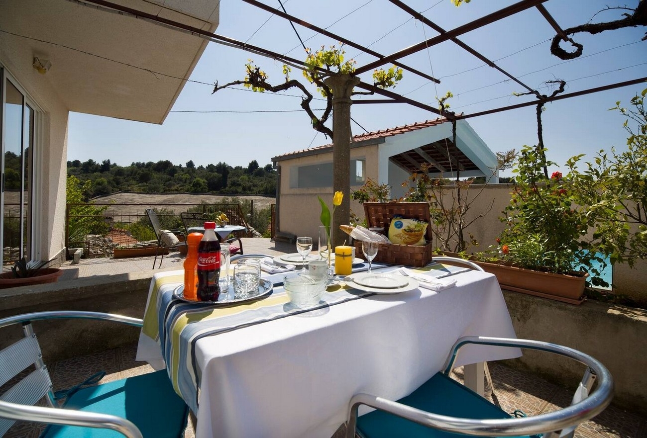 Three bedroom house with terrace and sea view Drvenik Veliki, Drvenik  K