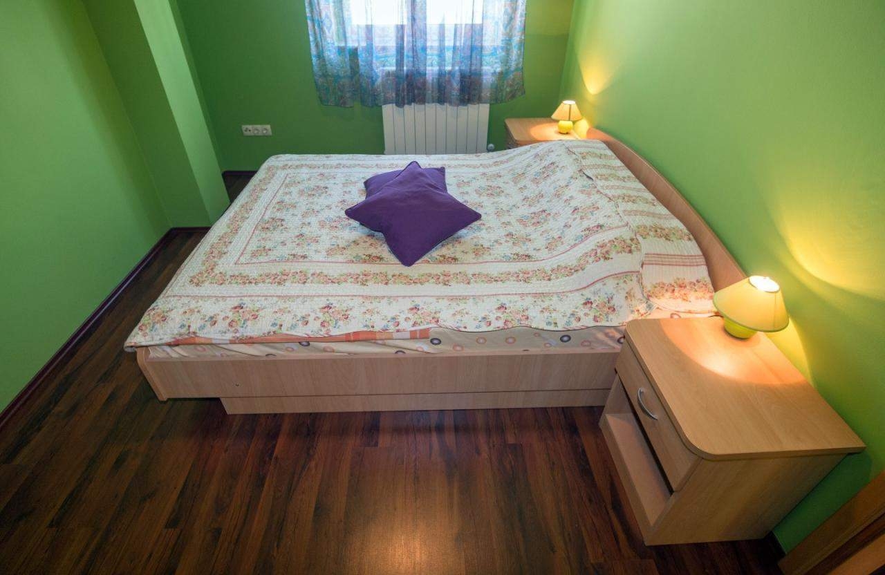 Two bedroom apartment near beach Barbat, Rab  A-a