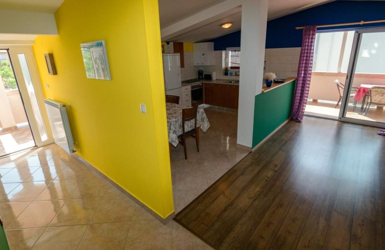 Two bedroom apartment near beach Barbat, Rab  A-a