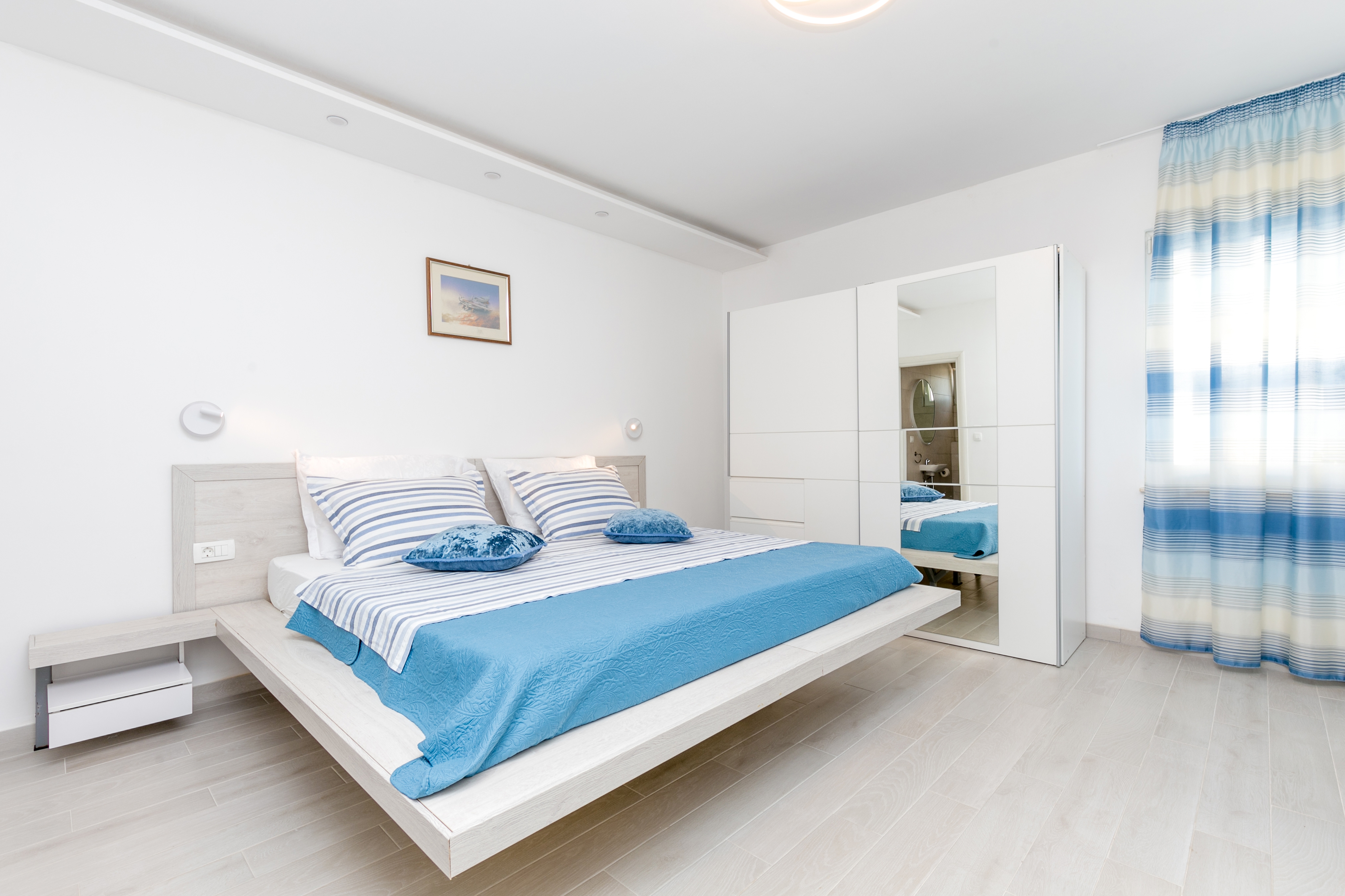 Two bedroom house with terrace and sea view Seget Donji, Trogir  K