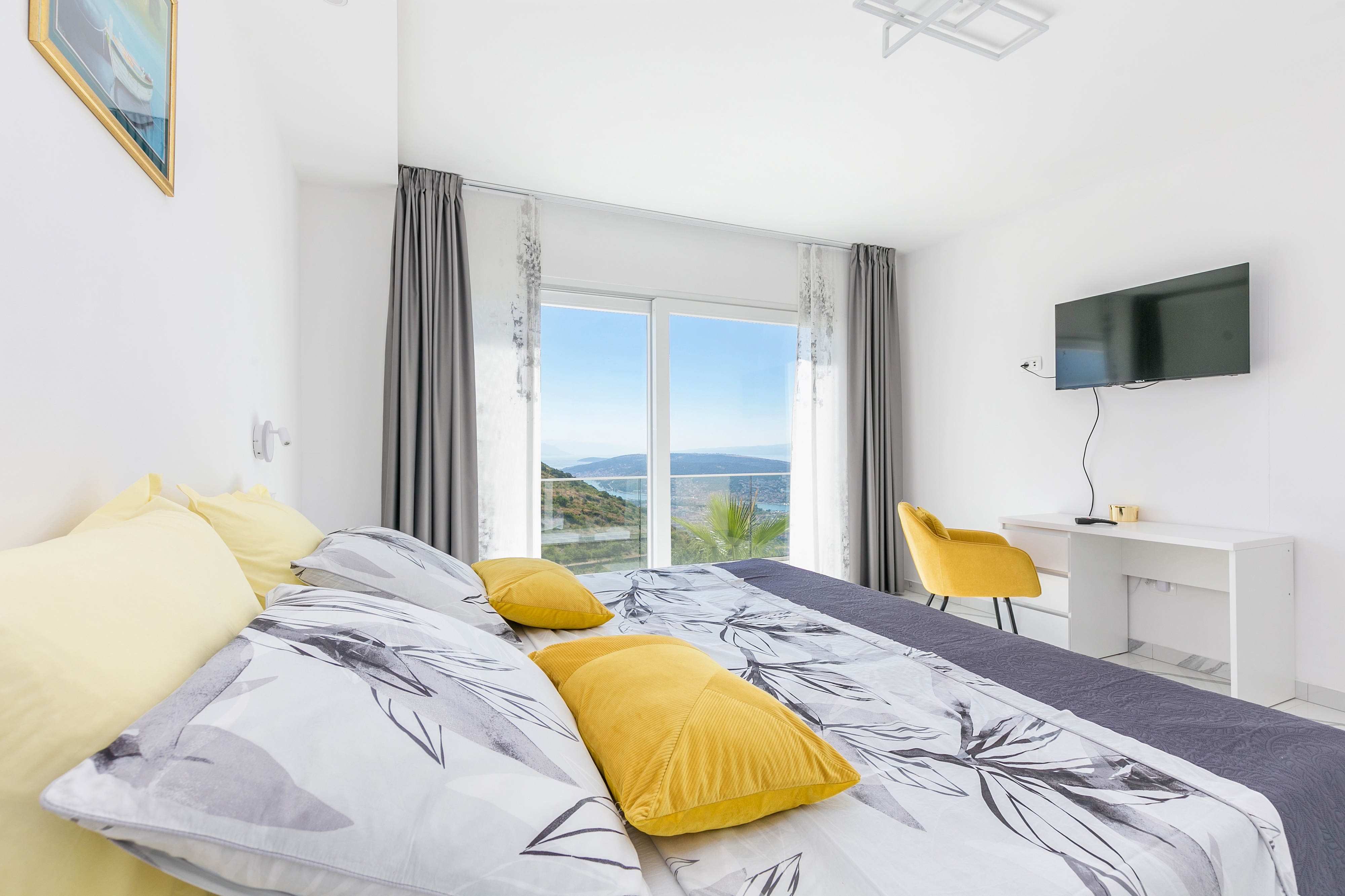 Two bedroom house with terrace and sea view Seget Donji, Trogir  K