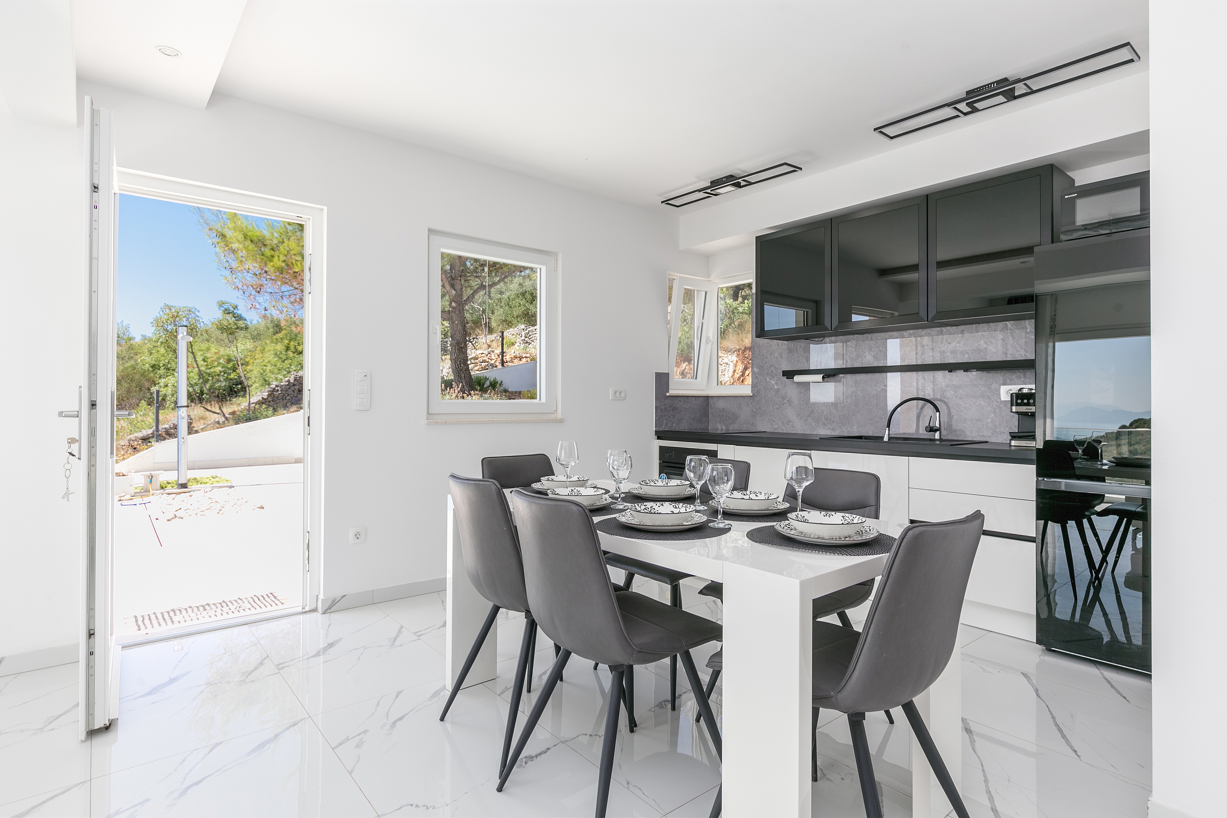 Two bedroom house with terrace and sea view Seget Donji, Trogir  K