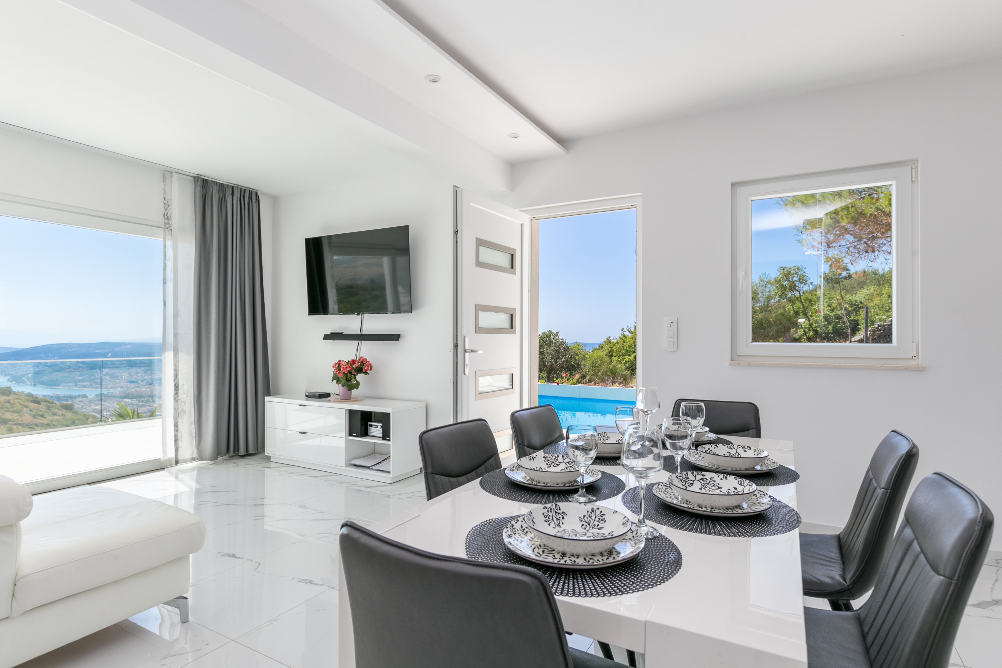 Two bedroom house with terrace and sea view Seget Donji, Trogir  K