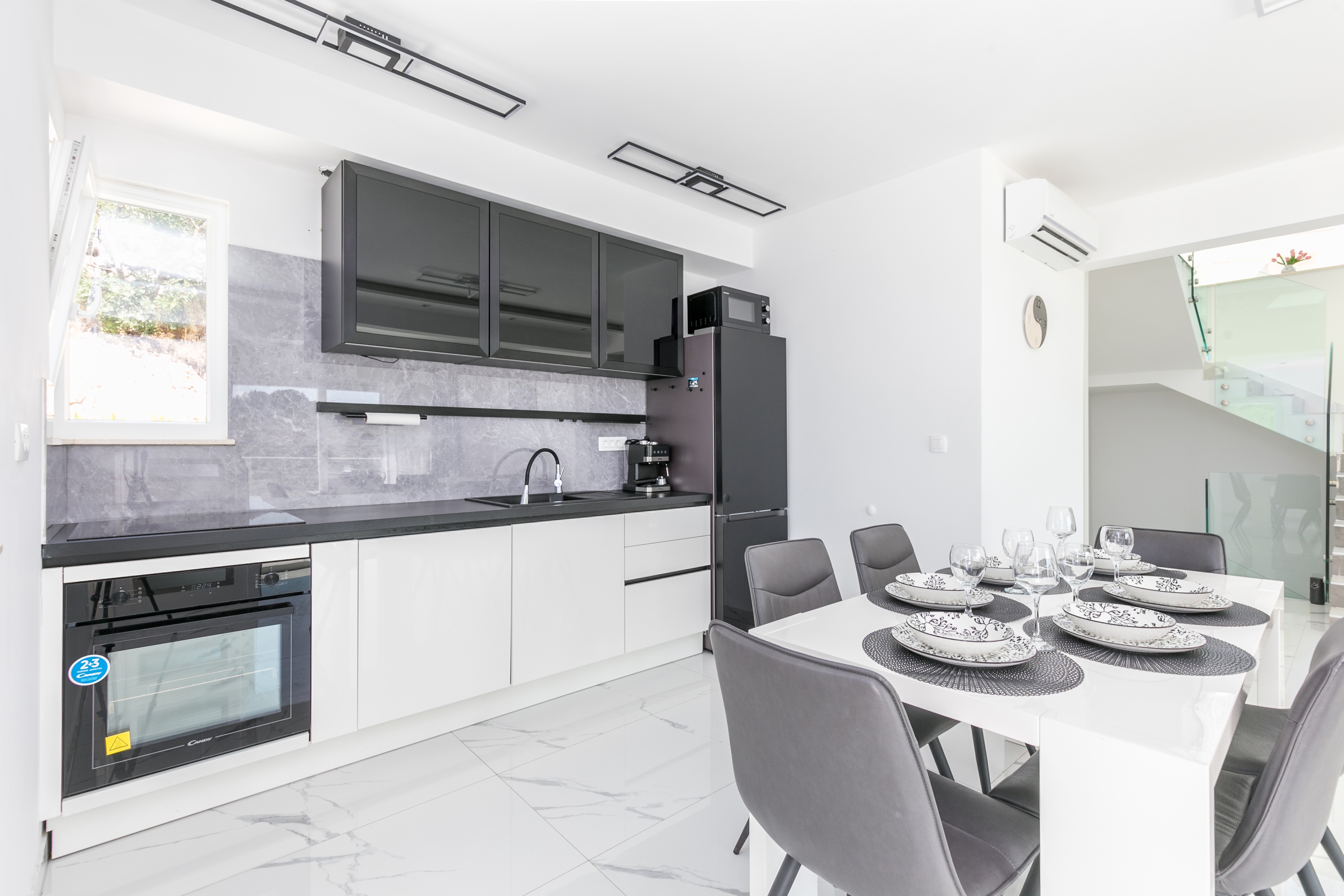 Two bedroom house with terrace and sea view Seget Donji, Trogir  K