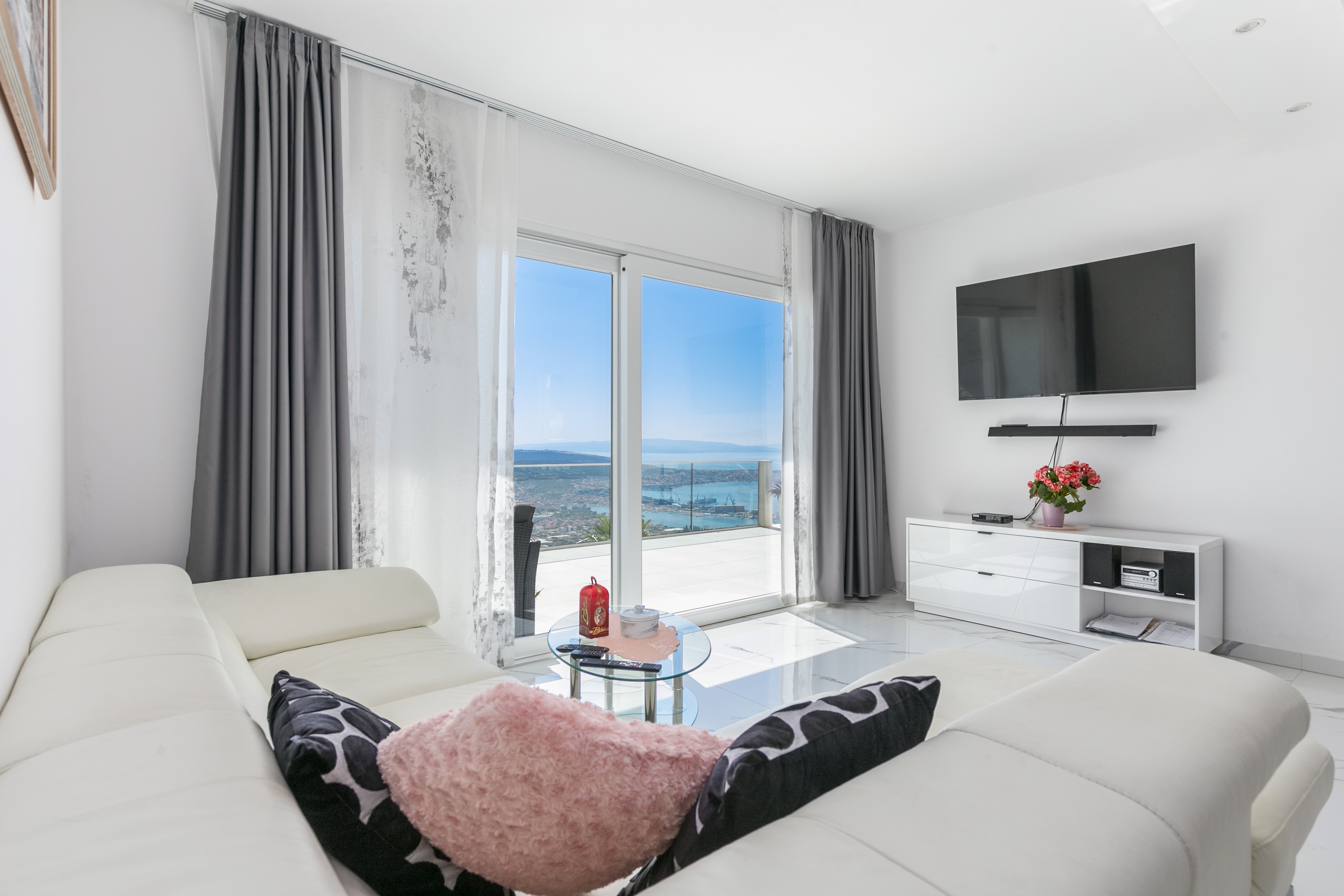 Two bedroom house with terrace and sea view Seget Donji, Trogir  K