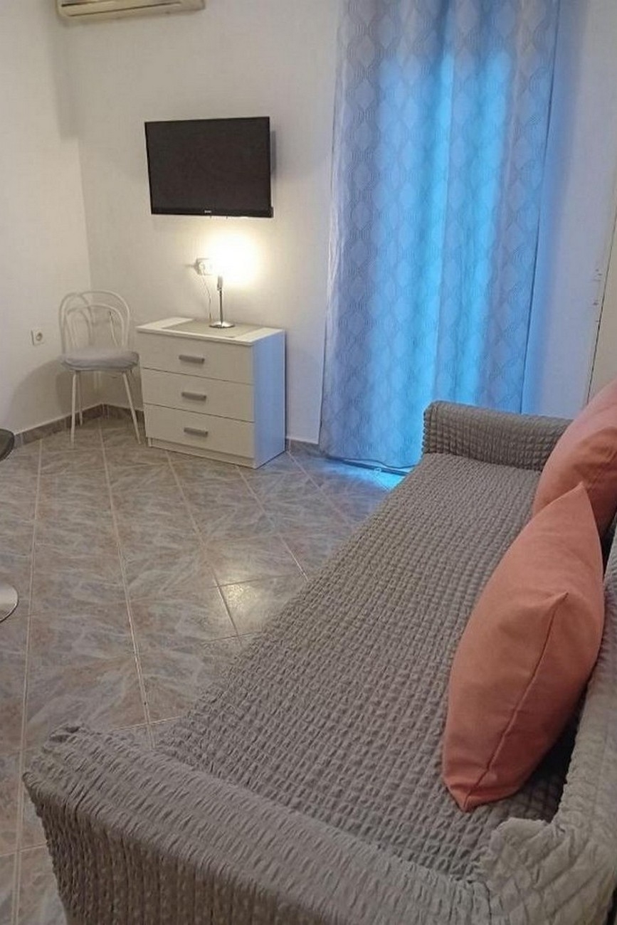 One bedroom apartment with terrace Mirca, Brač (A-22108-a)