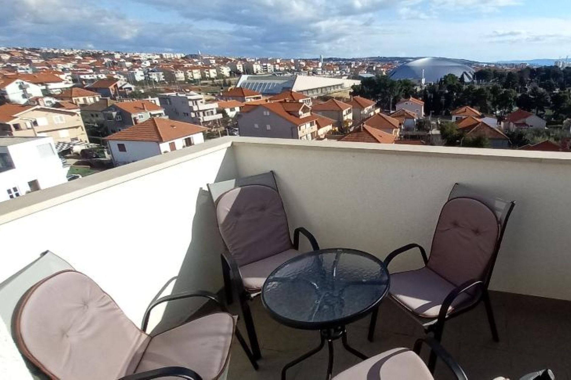 Dvosobni apartman s balkonom i pogledom na more Zadar  A-a