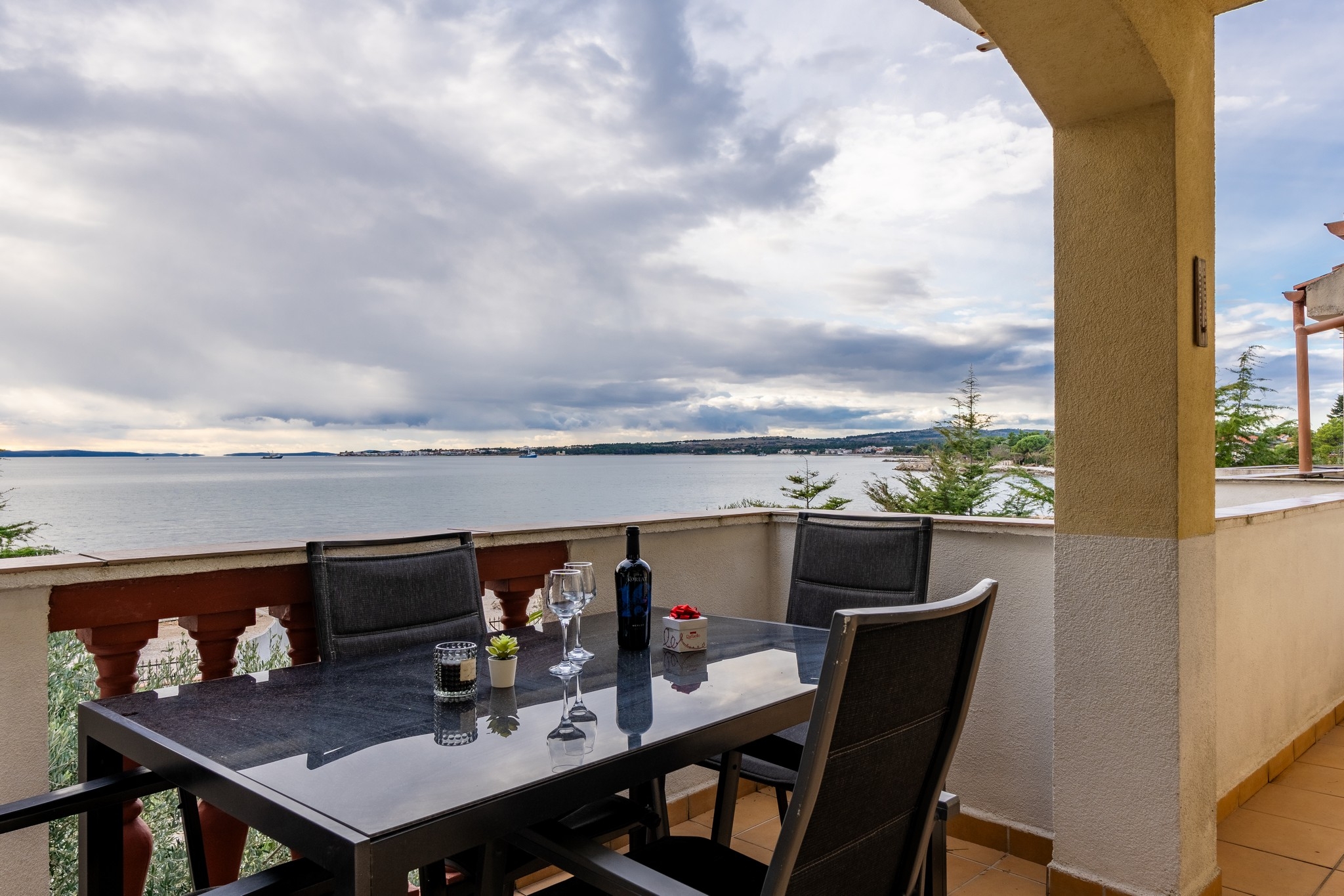 Two bedroom apartment near beach Vir  A-c