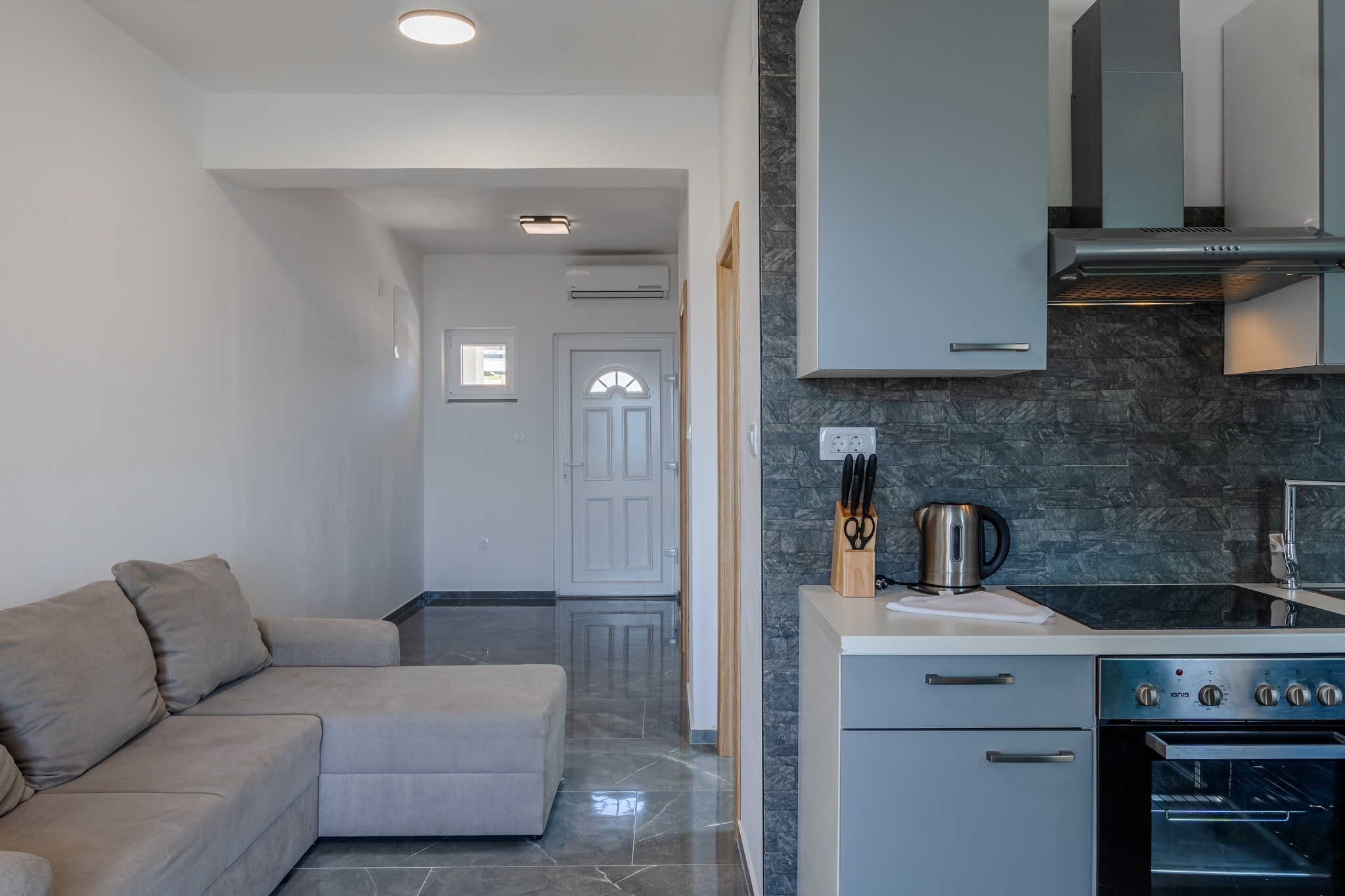 One bedroom apartment near beach Vir  A-f