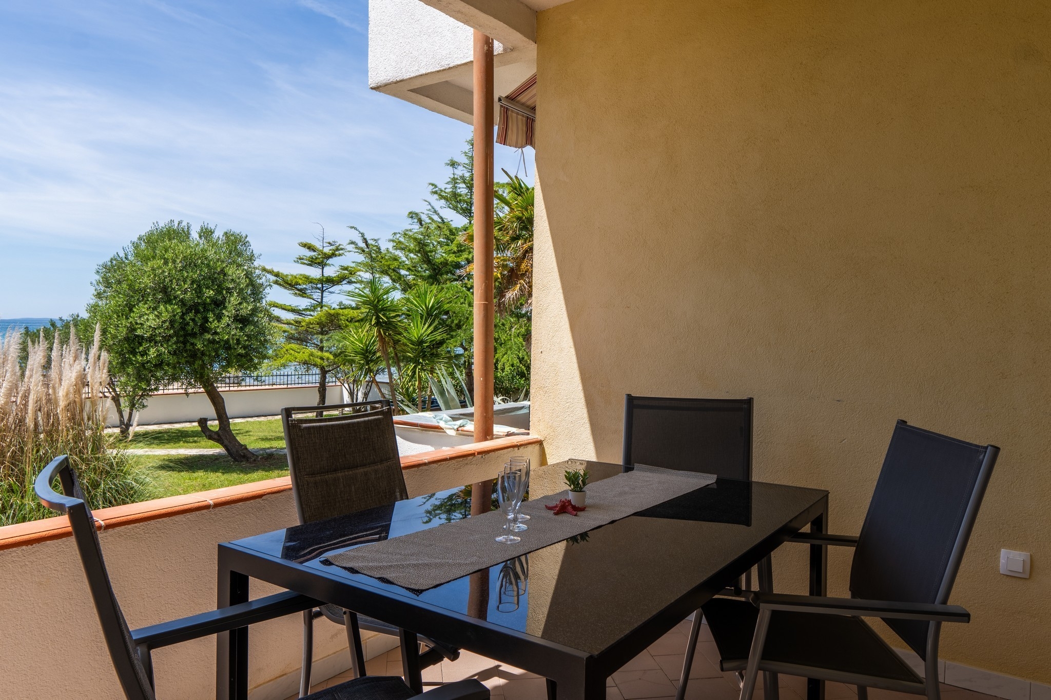 One bedroom apartment near beach Vir  A-f