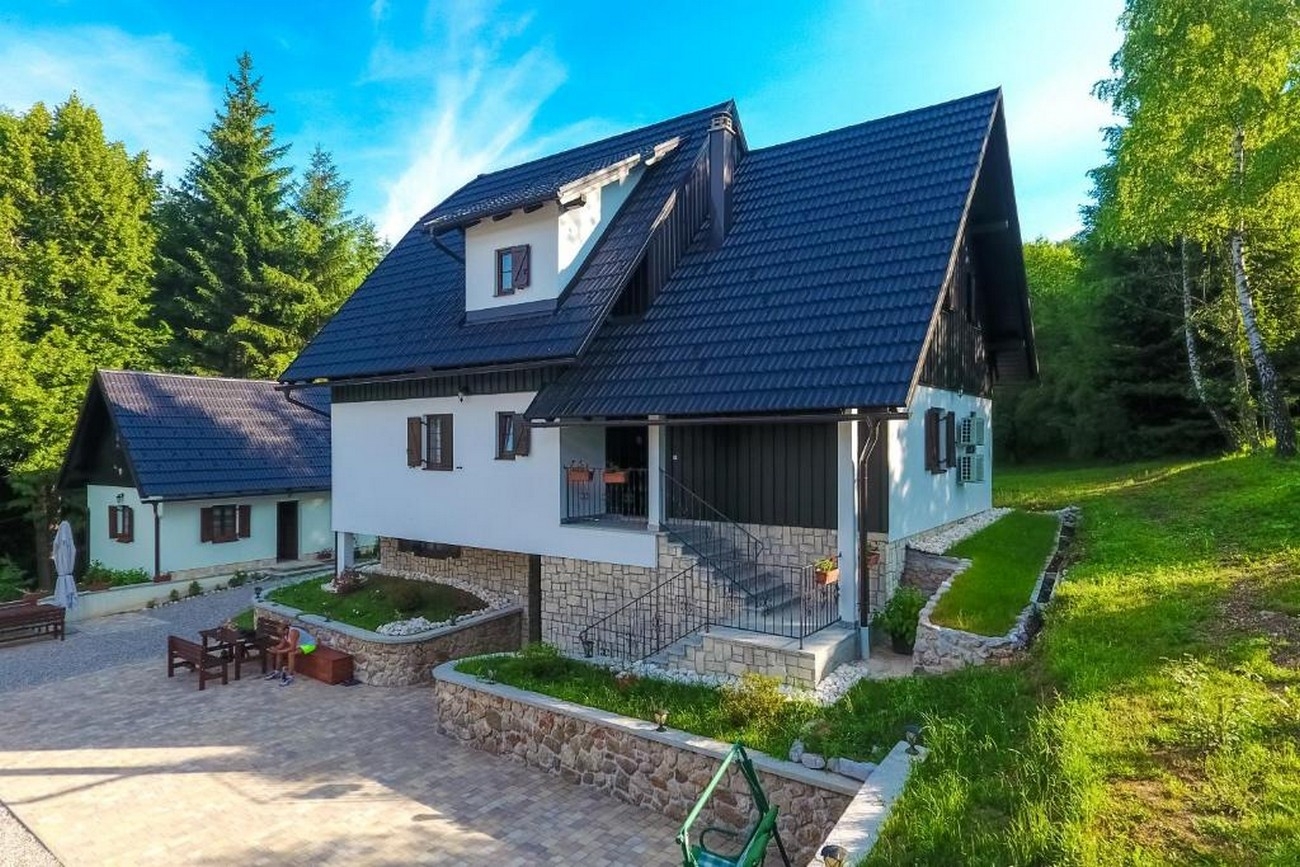 Room with air-conditioning Jezerce, Plitvice (S-22116-b) Room with air-conditioning Jezerce, Plitvice (S-22116-b)