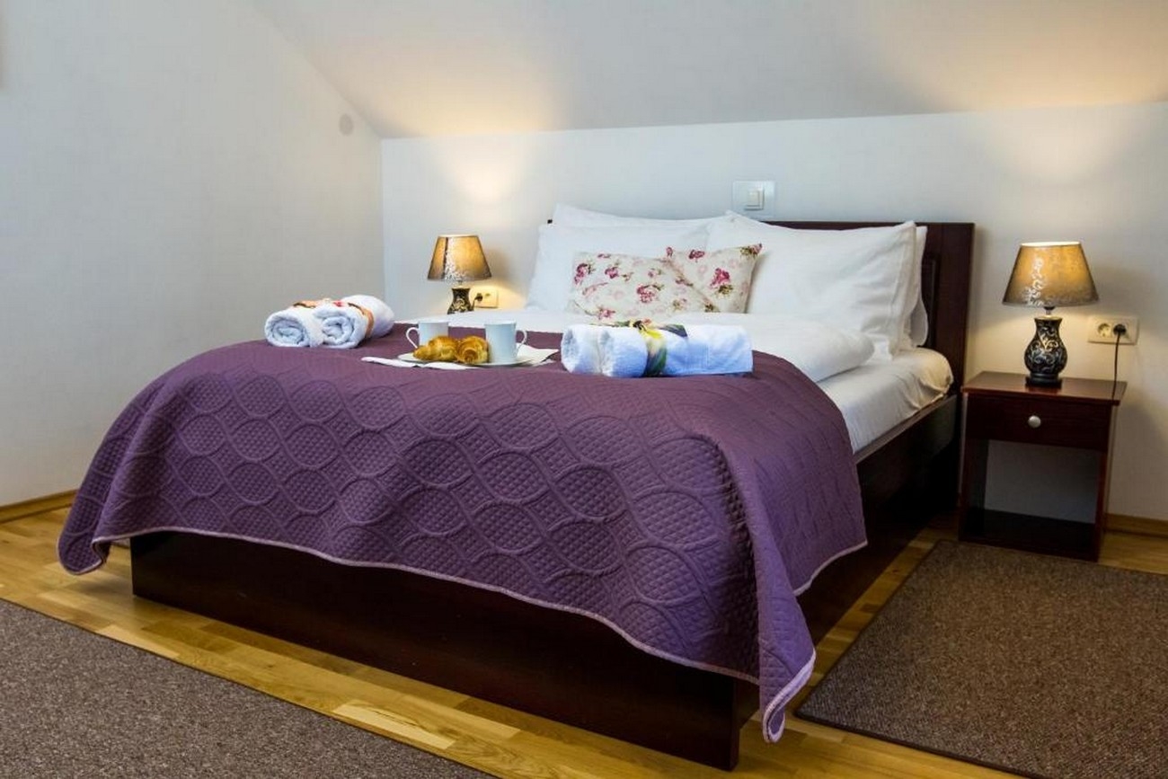 Room with balcony Jezerce, Plitvice (S-22116-n) Room with balcony Jezerce, Plitvice (S-22116-n)