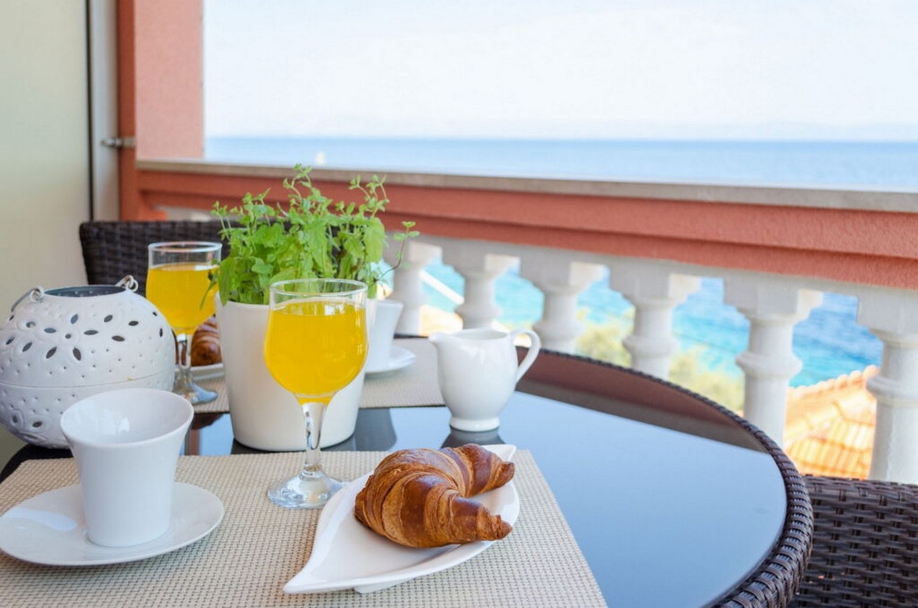 One bedroom apartment near beach Prigradica, Korčula (A-22119-a)