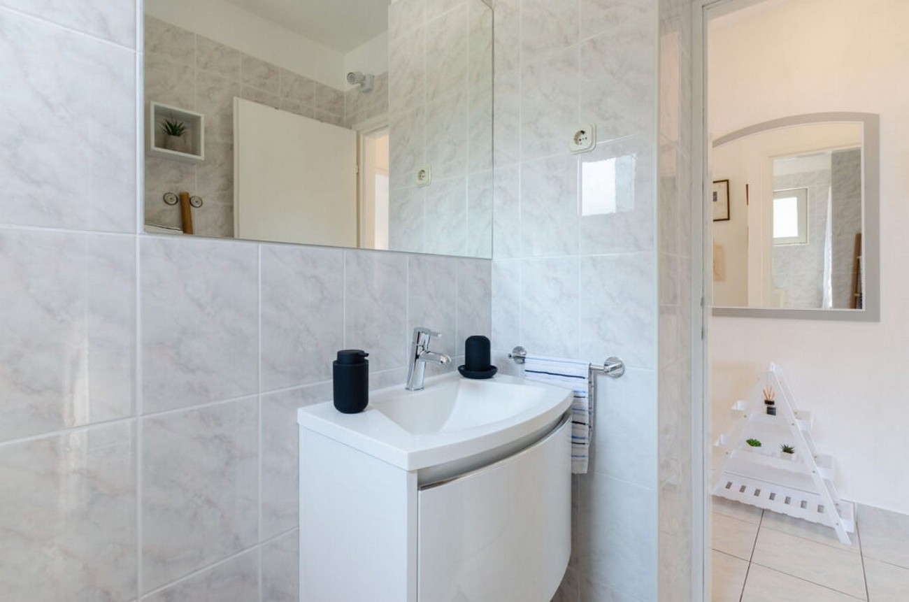 One bedroom apartment near beach Prigradica, Korčula  A-a