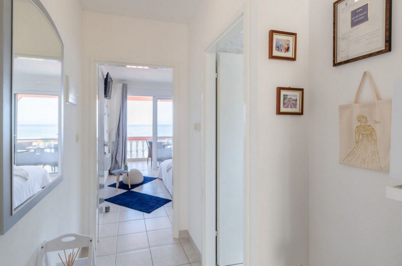 One bedroom apartment near beach Prigradica, Korčula  A-a