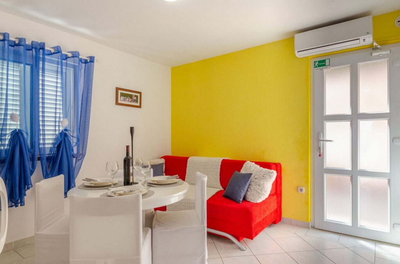 One bedroom apartment near beach Prigradica, Korčula (A-22119-a) One bedroom apartment near beach Prigradica, Korčula (A-22119-a)