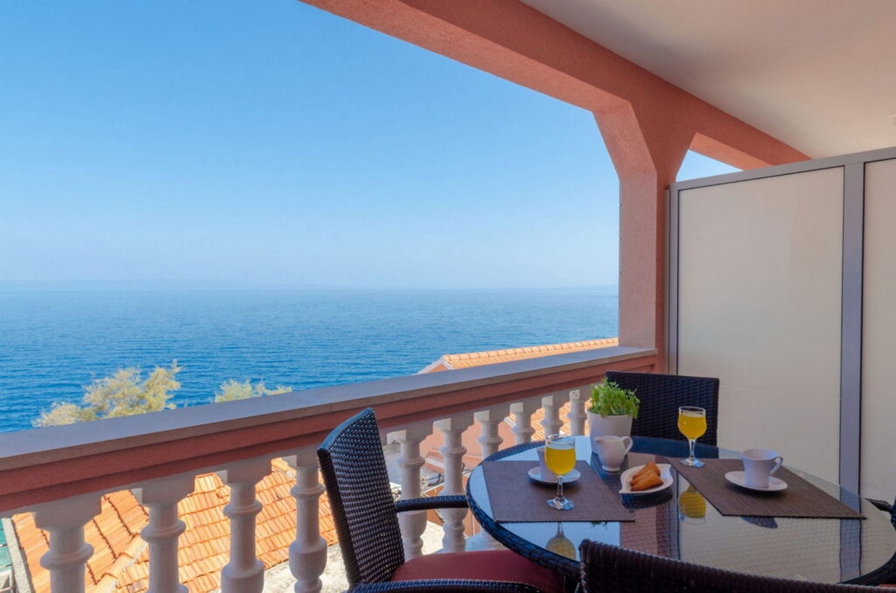 One bedroom apartment near beach Prigradica, Korčula  A-b