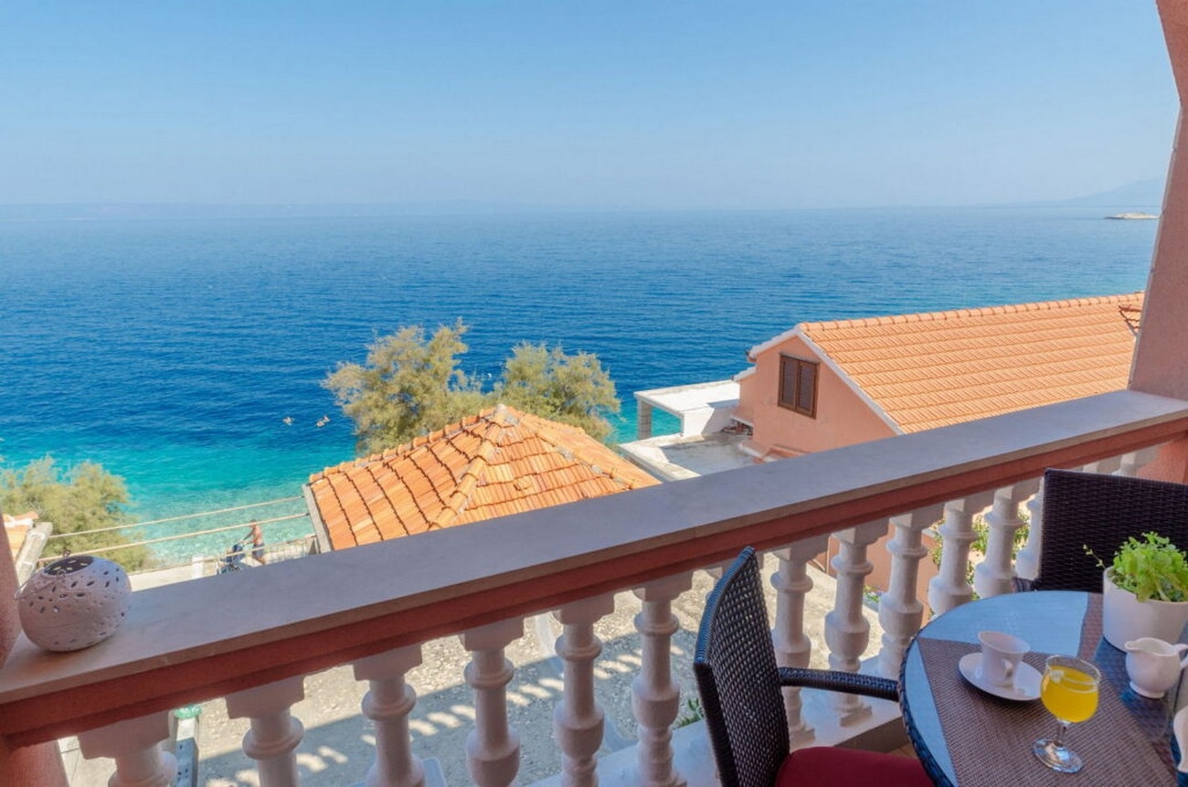 One bedroom apartment near beach Prigradica, Korčula  A-b
