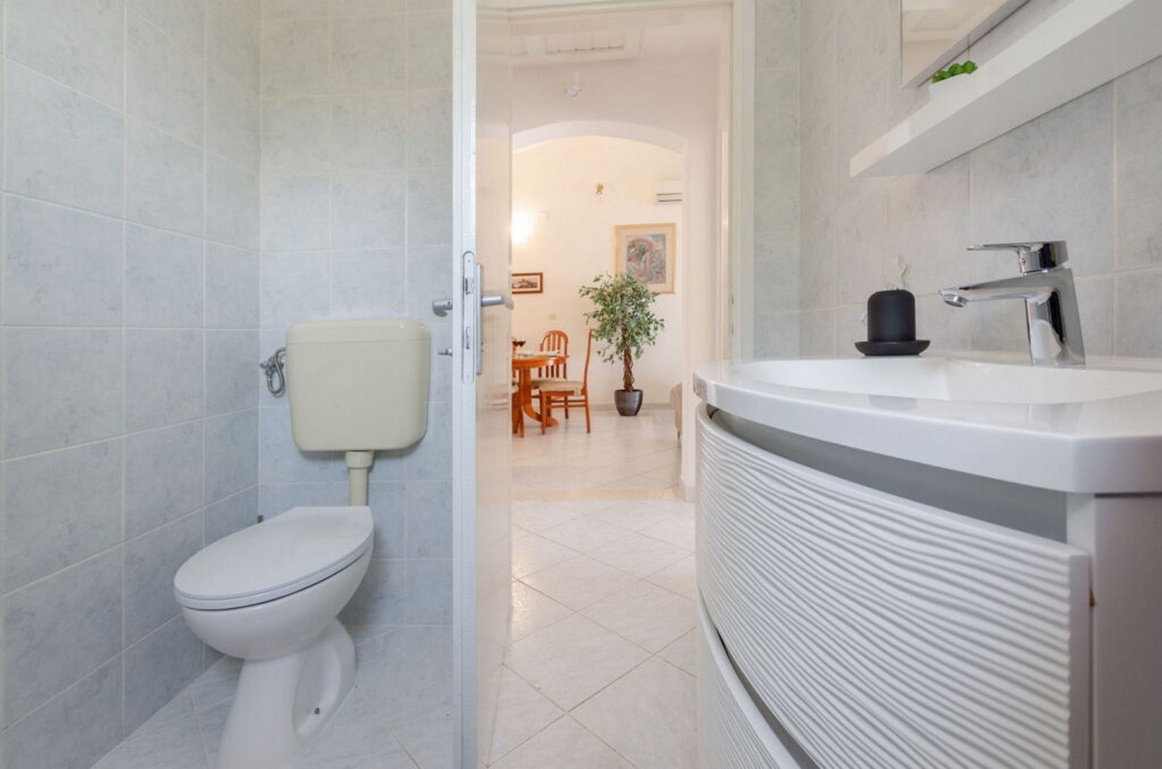 Two bedroom apartment near beach Prigradica, Korčula  A-a