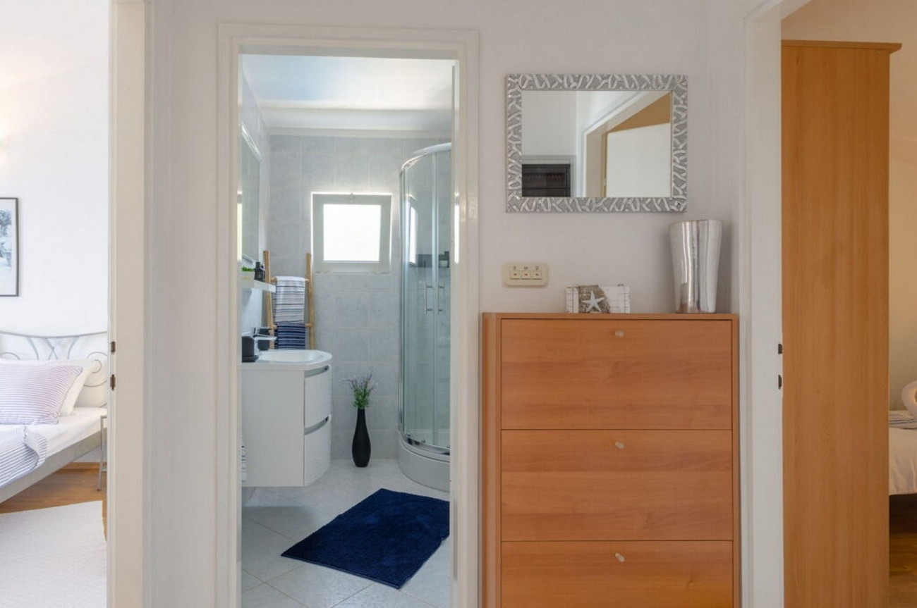 Two bedroom apartment near beach Prigradica, Korčula  A-a