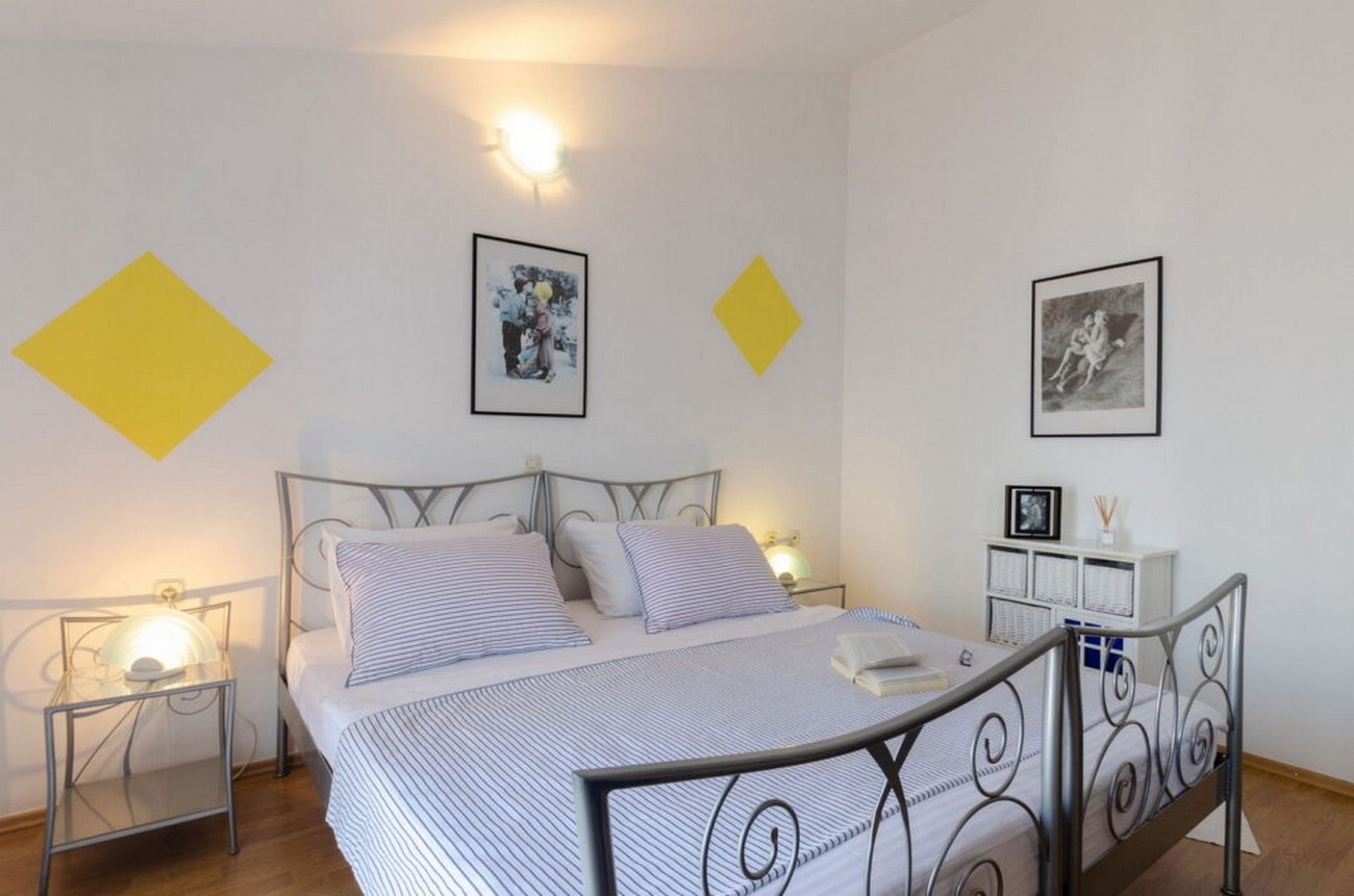 Two bedroom apartment near beach Prigradica, Korčula  A-a