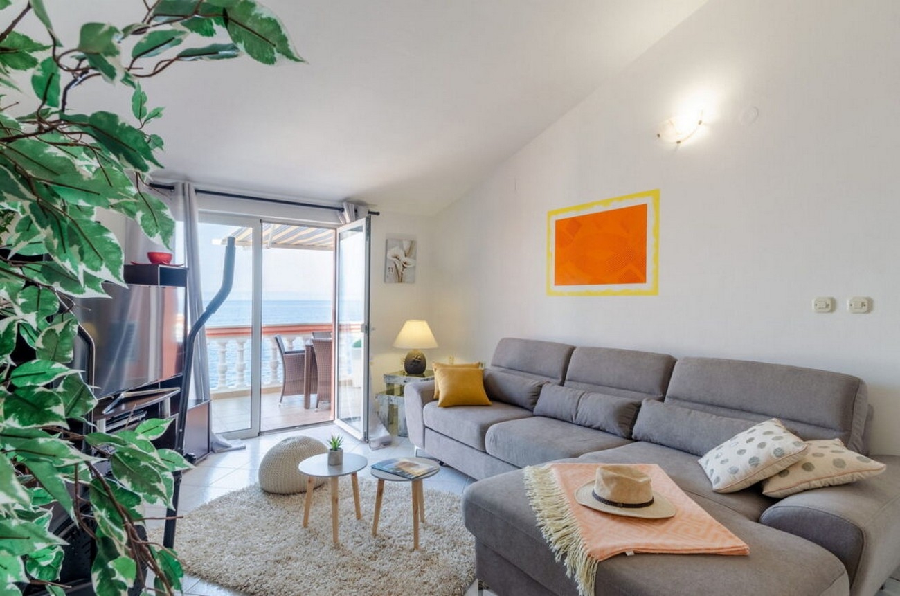 Two bedroom apartment near beach Prigradica, Korčula (A-22120-a) Two bedroom apartment near beach Prigradica, Korčula (A-22120-a)