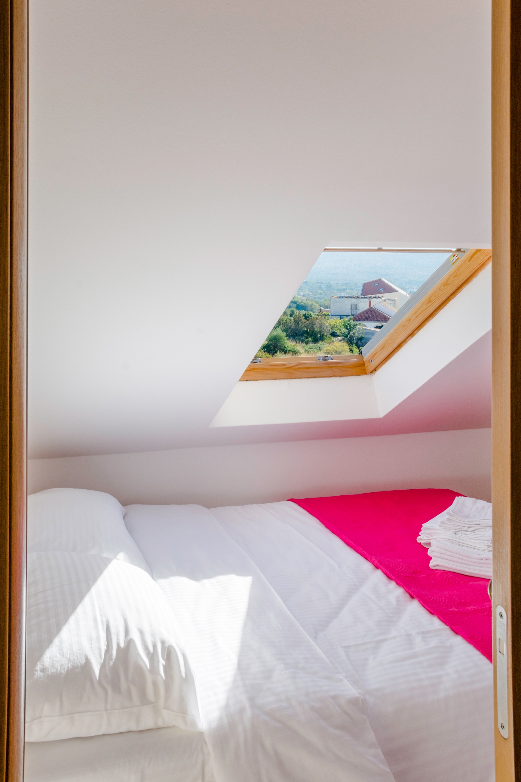 Two bedroom apartment with terrace and sea view Milna, Brač  A-d