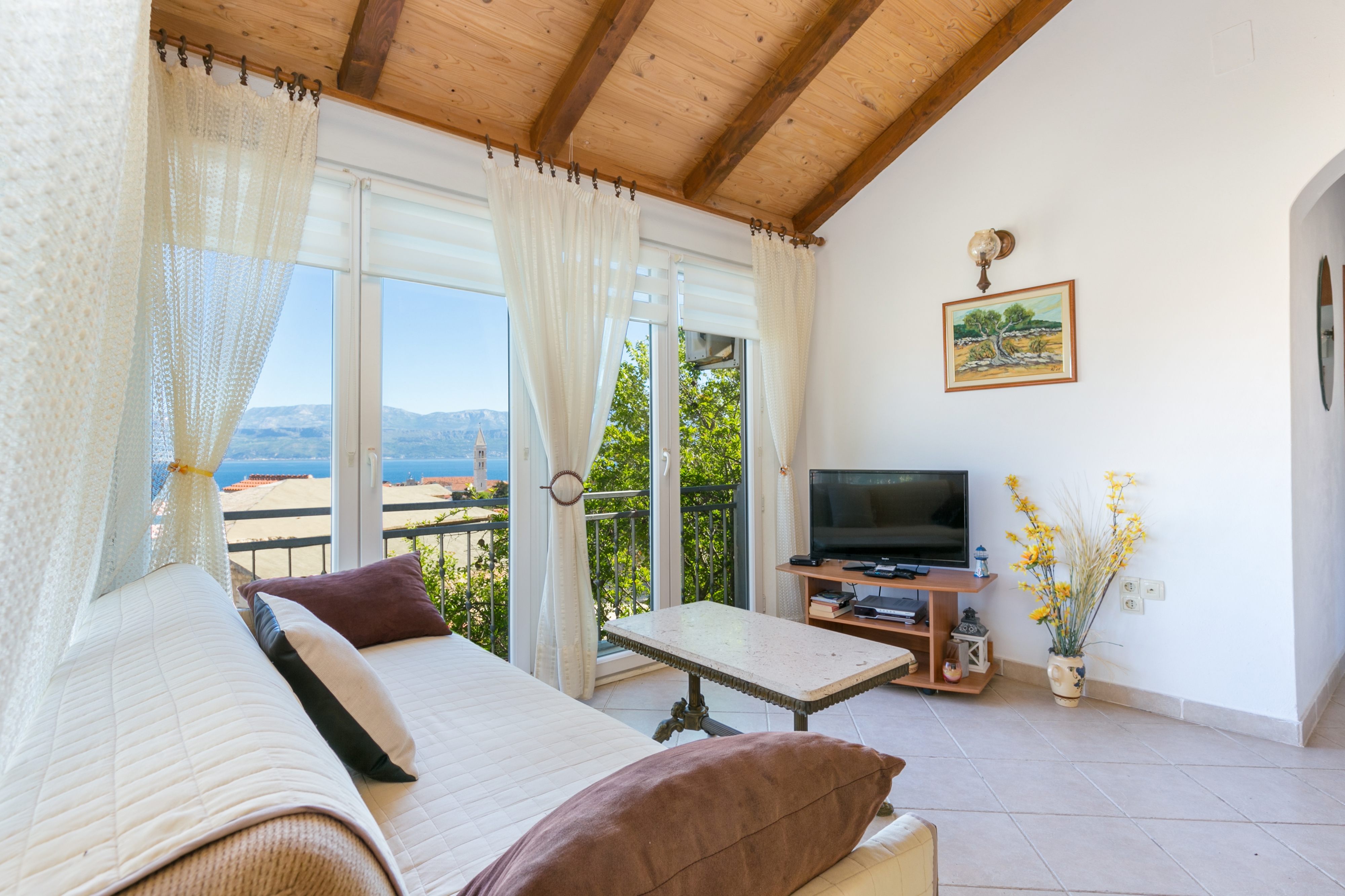 Two bedroom apartment with terrace and sea view Supetar, Brač (A-22123-a) Two bedroom apartment with terrace and sea view Supetar, Brač (A-22123-a)