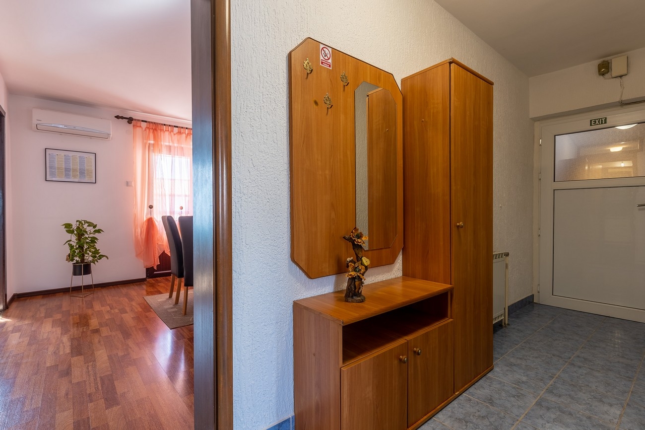 Two bedroom apartment with terrace Poreč  A-a