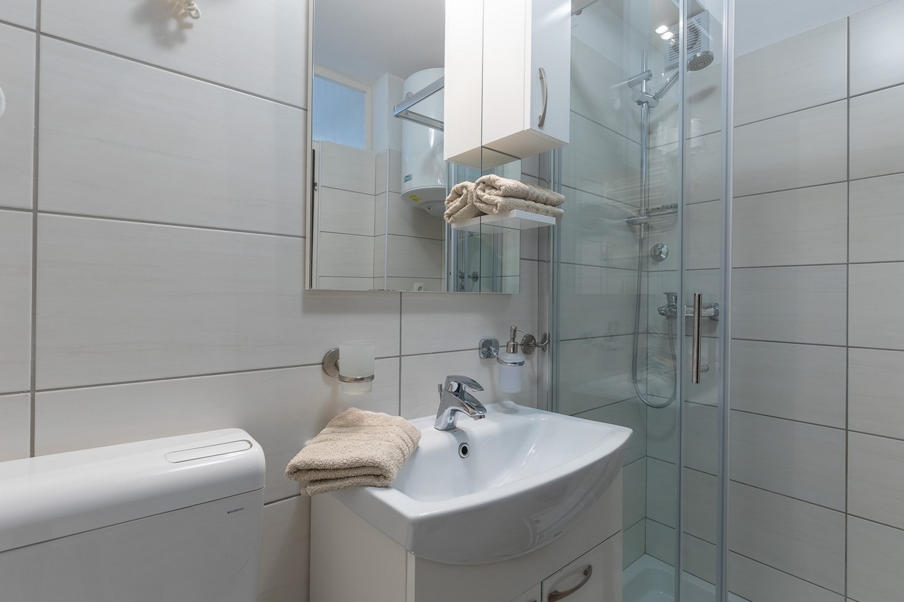Two bedroom apartment with terrace Poreč  A-c