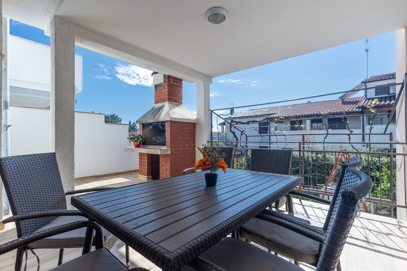 Two bedroom apartment with terrace Poreč (A-22124-c) Two bedroom apartment with terrace Poreč (A-22124-c)
