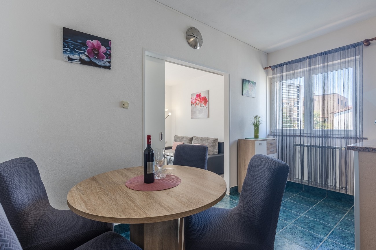 One bedroom apartment with terrace Poreč (A-22124-d) One bedroom apartment with terrace Poreč (A-22124-d)