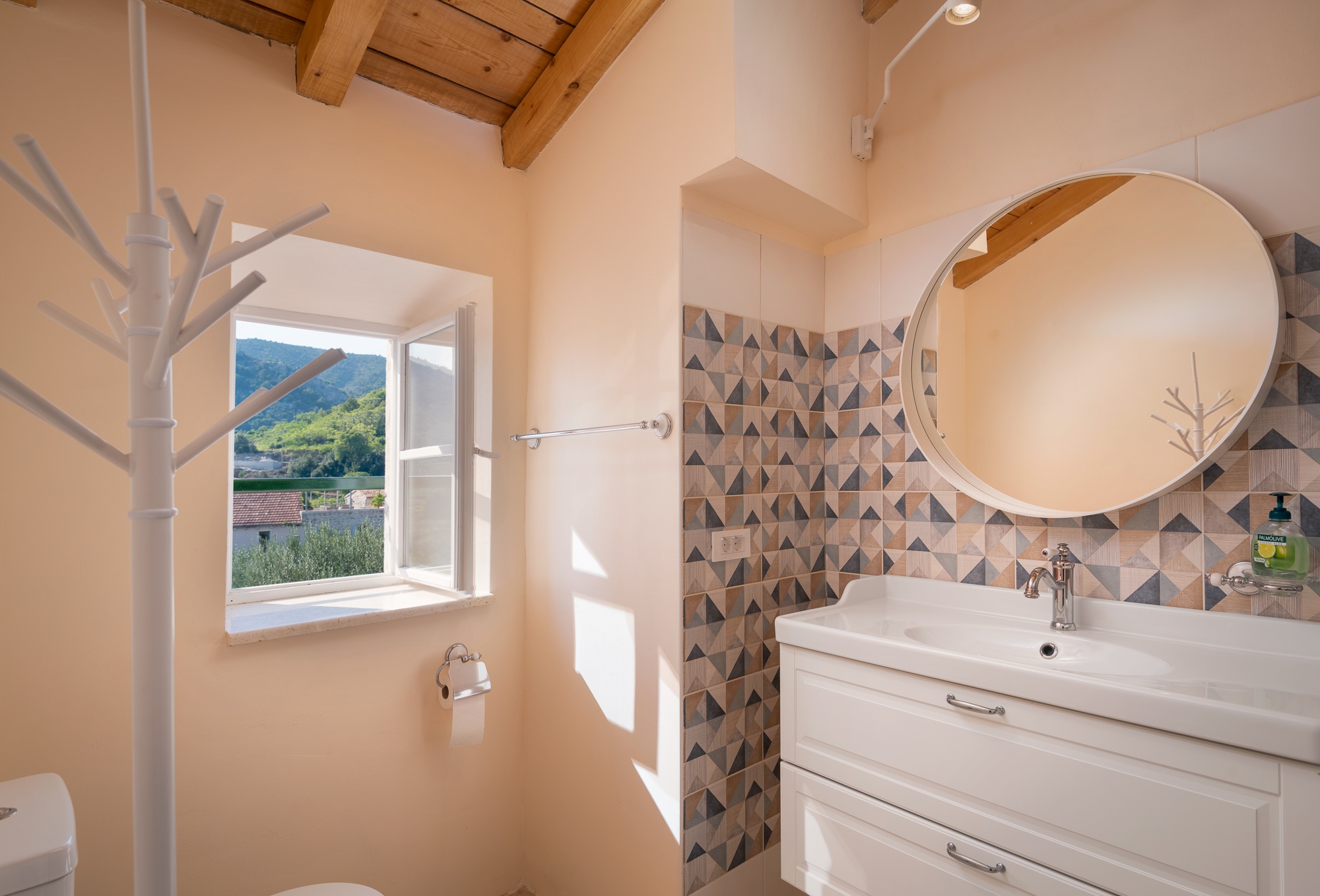 Three bedroom house with terrace and sea view Pitve, Hvar  K