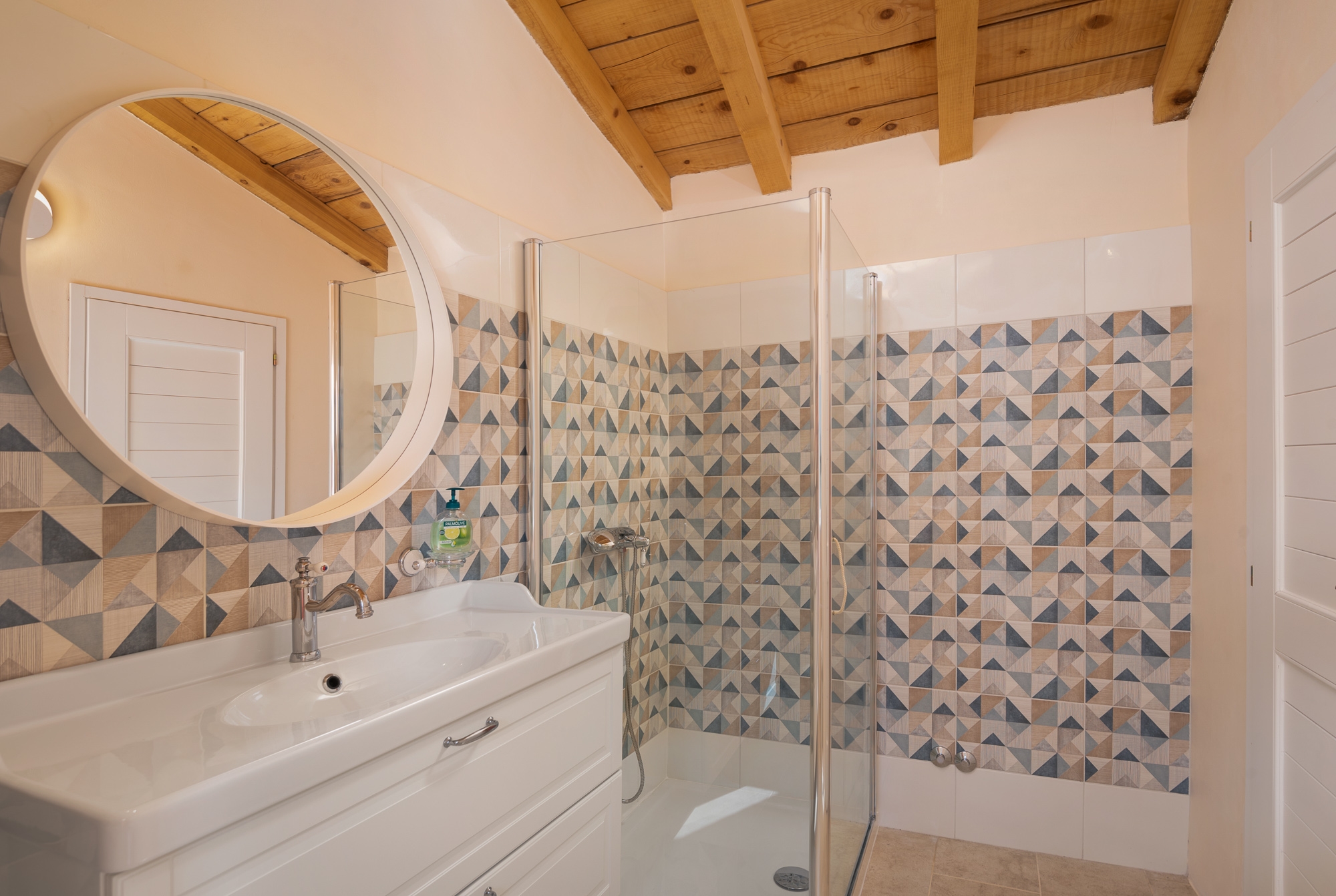 Three bedroom house with terrace and sea view Pitve, Hvar  K
