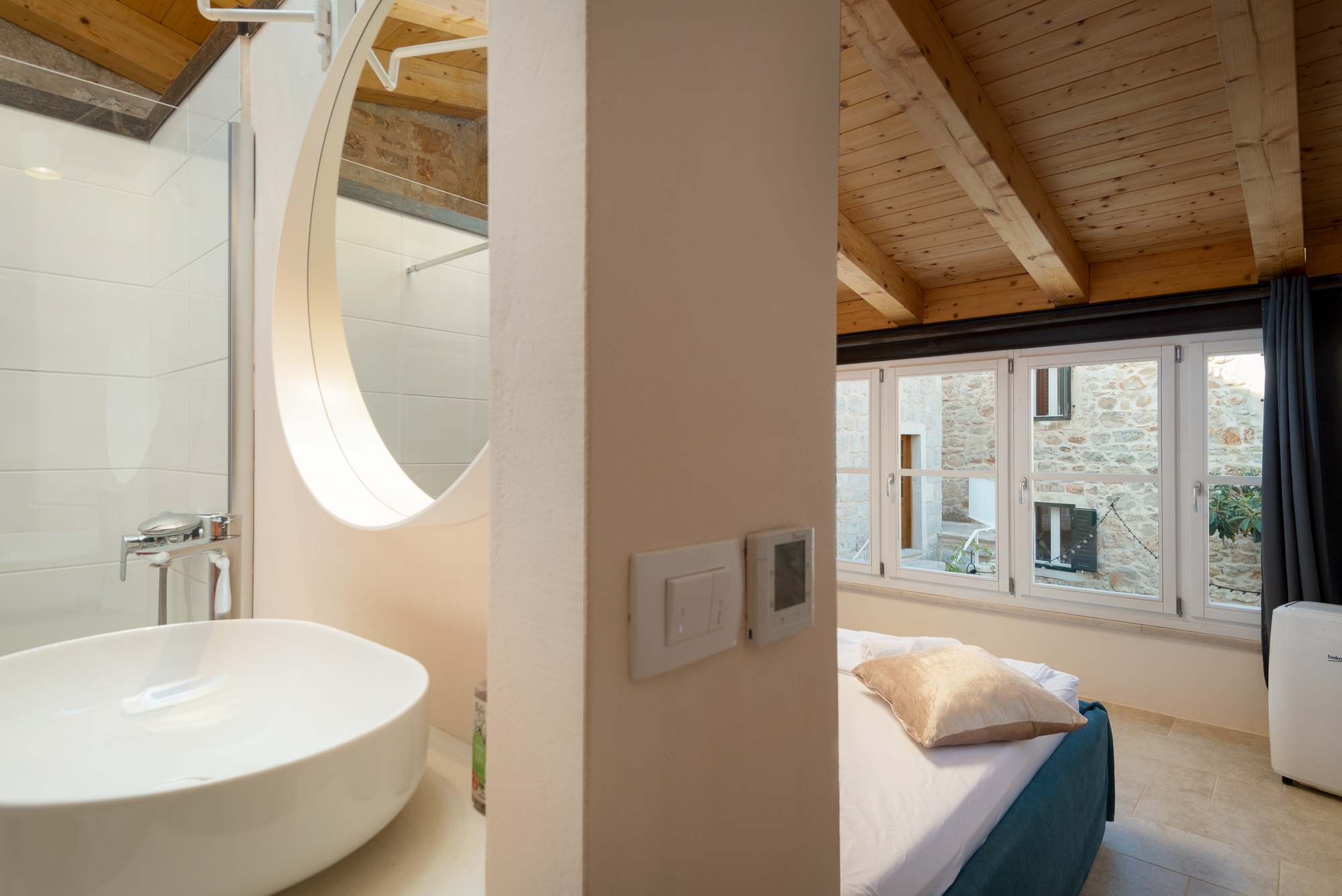 Three bedroom house with terrace and sea view Pitve, Hvar  K