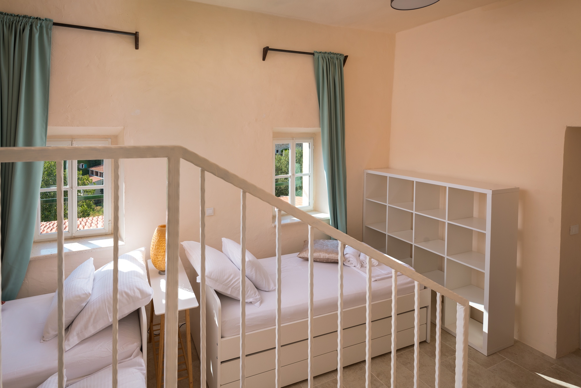 Three bedroom house with terrace and sea view Pitve, Hvar  K