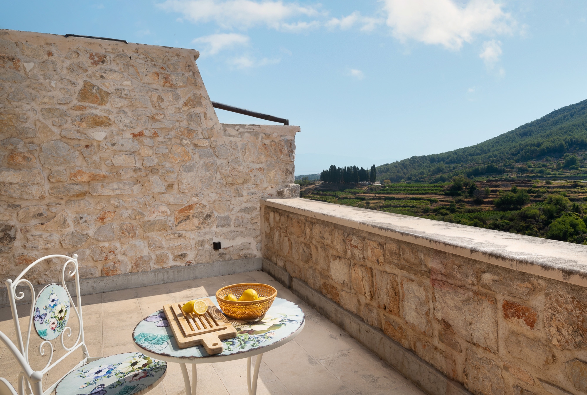 Three bedroom house with terrace and sea view Pitve, Hvar  K
