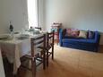 Dining room Banjole, Dining room in the apartment, dostupna klima, dopusteni kucni ljubimci i WIFI.