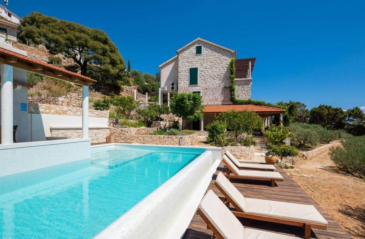 Udobna hiša S teraso in pogledom na morje Sveta Nedilja, Hvar  K