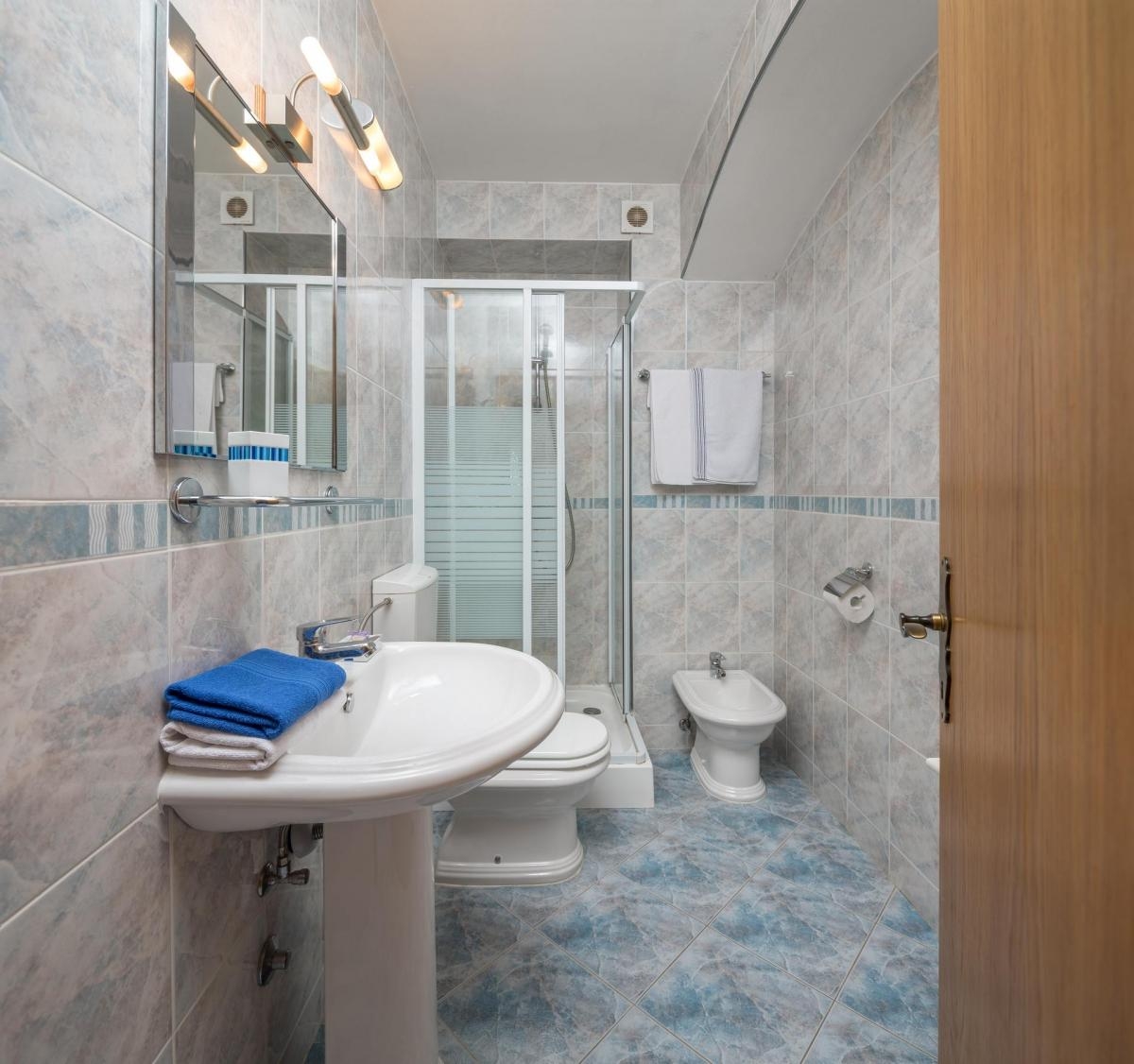 Comfortable and spacious house with terrace and sea view Sveta Nedilja, Hvar  K