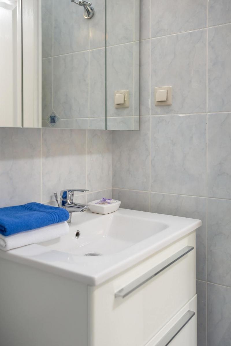 Comfortable and spacious house with terrace and sea view Sveta Nedilja, Hvar  K