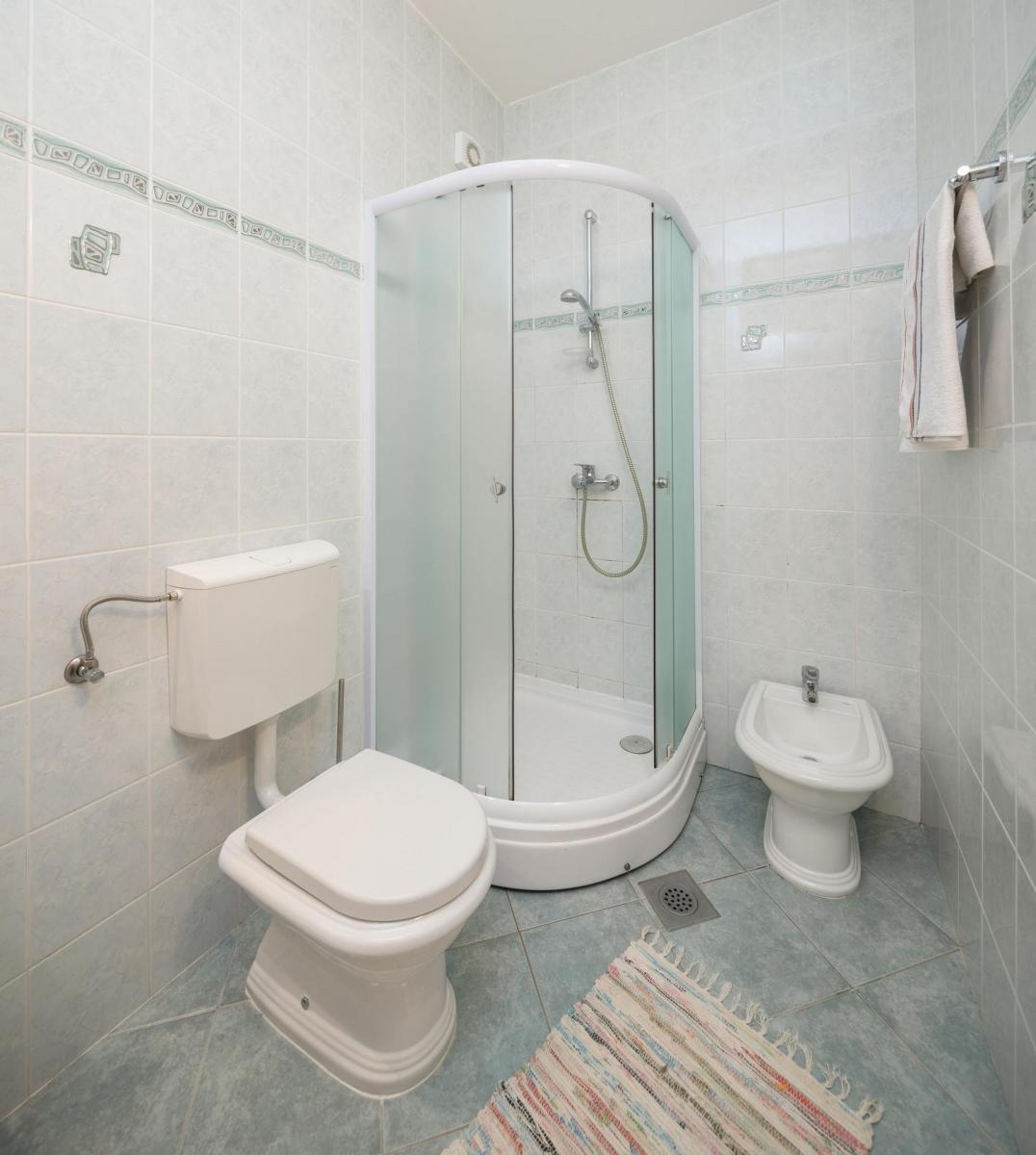 Comfortable and spacious house with terrace and sea view Sveta Nedilja, Hvar  K