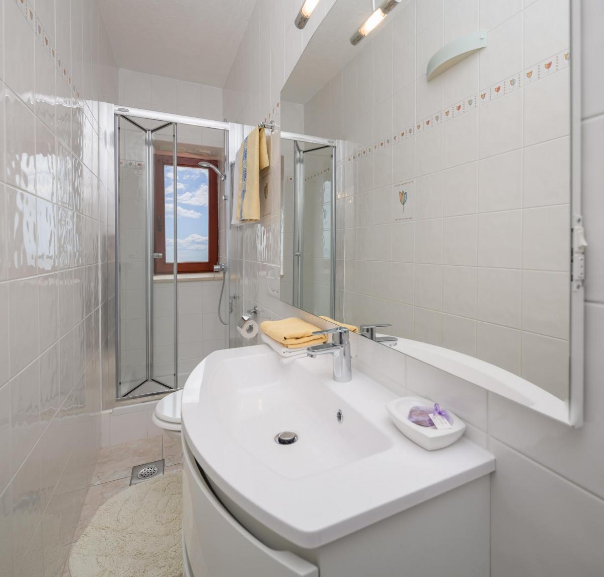 Comfortable and spacious house with terrace and sea view Sveta Nedilja, Hvar  K