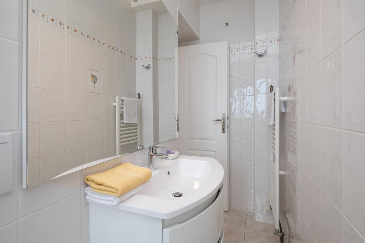 Comfortable and spacious house with terrace and sea view Sveta Nedilja, Hvar  K
