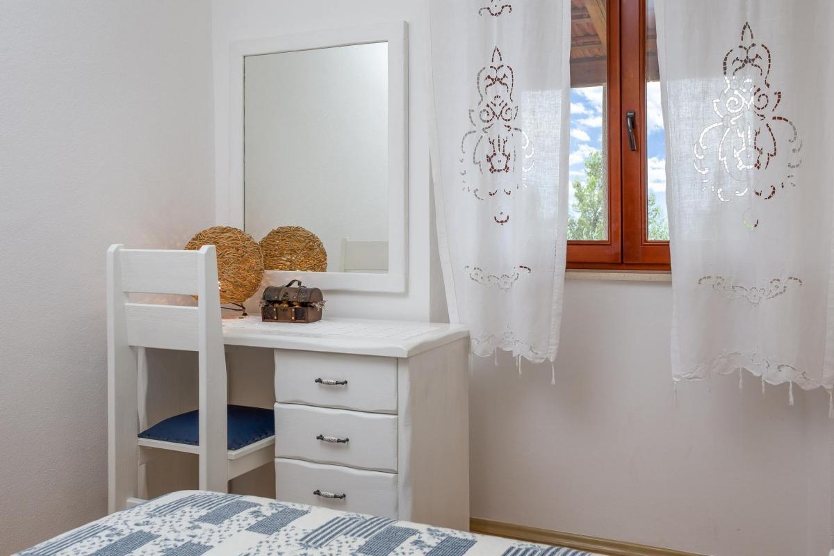 Comfortable and spacious house with terrace and sea view Sveta Nedilja, Hvar  K